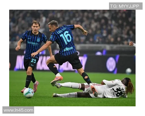 球星壁纸足球迷必备下载平台，畅享高清球员图像与精彩比赛瞬间