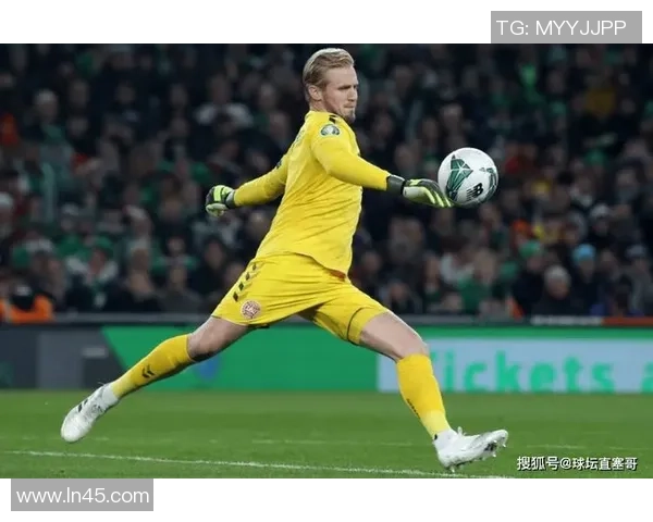 盘点足球巨星赛场上那些让人忍俊不禁的尴尬瞬间