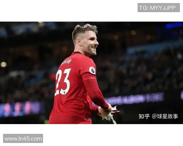 足球球星自律精神壁纸展现运动员坚韧毅力与专业态度的视觉魅力