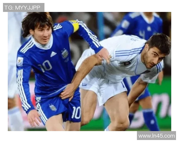 足球球星长途飞行中的私密时光与独特习惯揭秘