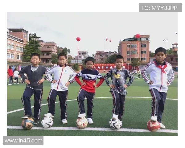 青春绿茵绽放热血魅力帅气球星尽显速度与激情风采